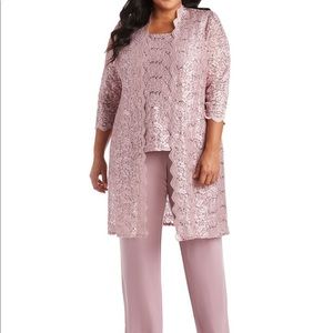 R & M Richards 3 piece suit like new!